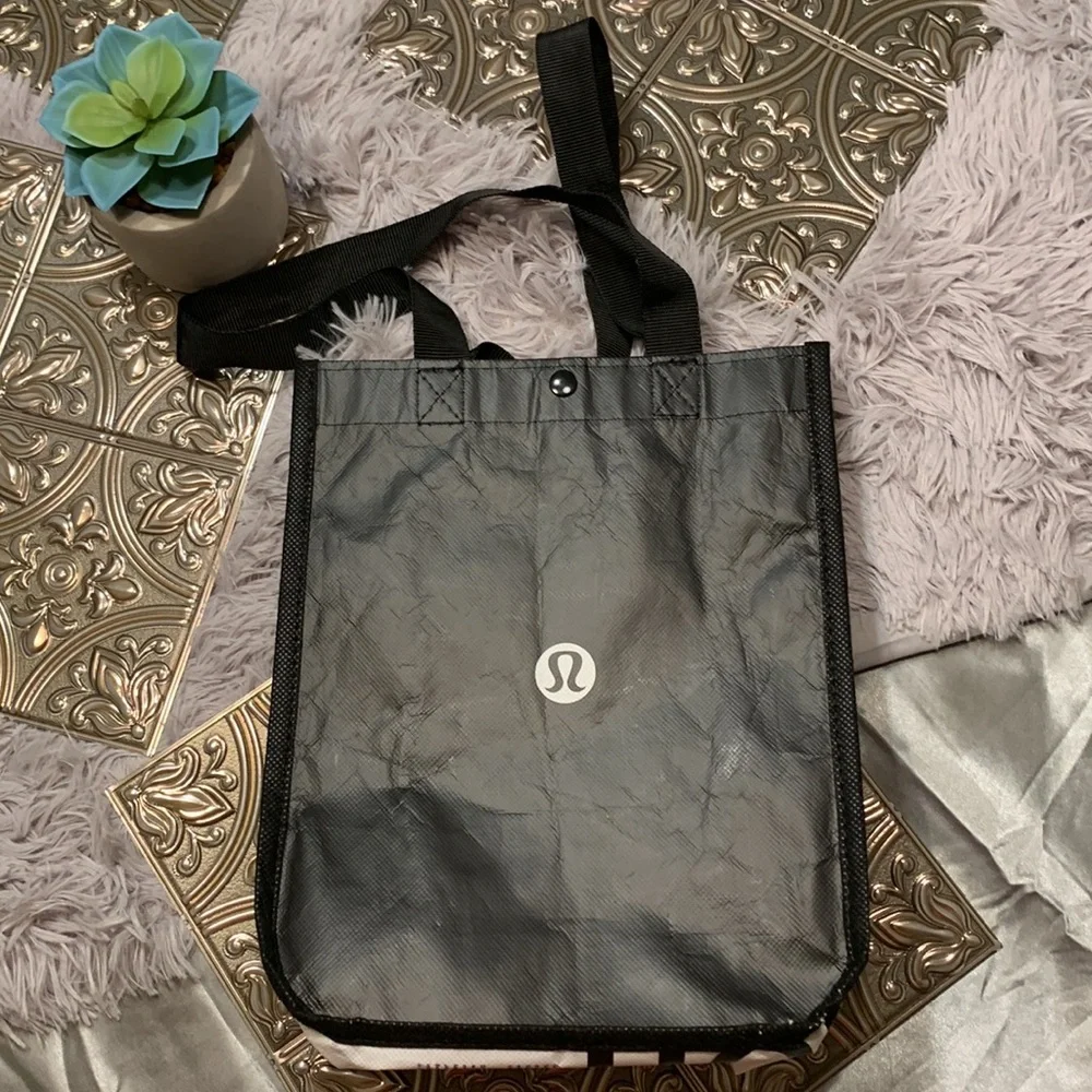 🌹lululemon • Black Nylon Running Casual Unisex Adjustable Hat with free bag •